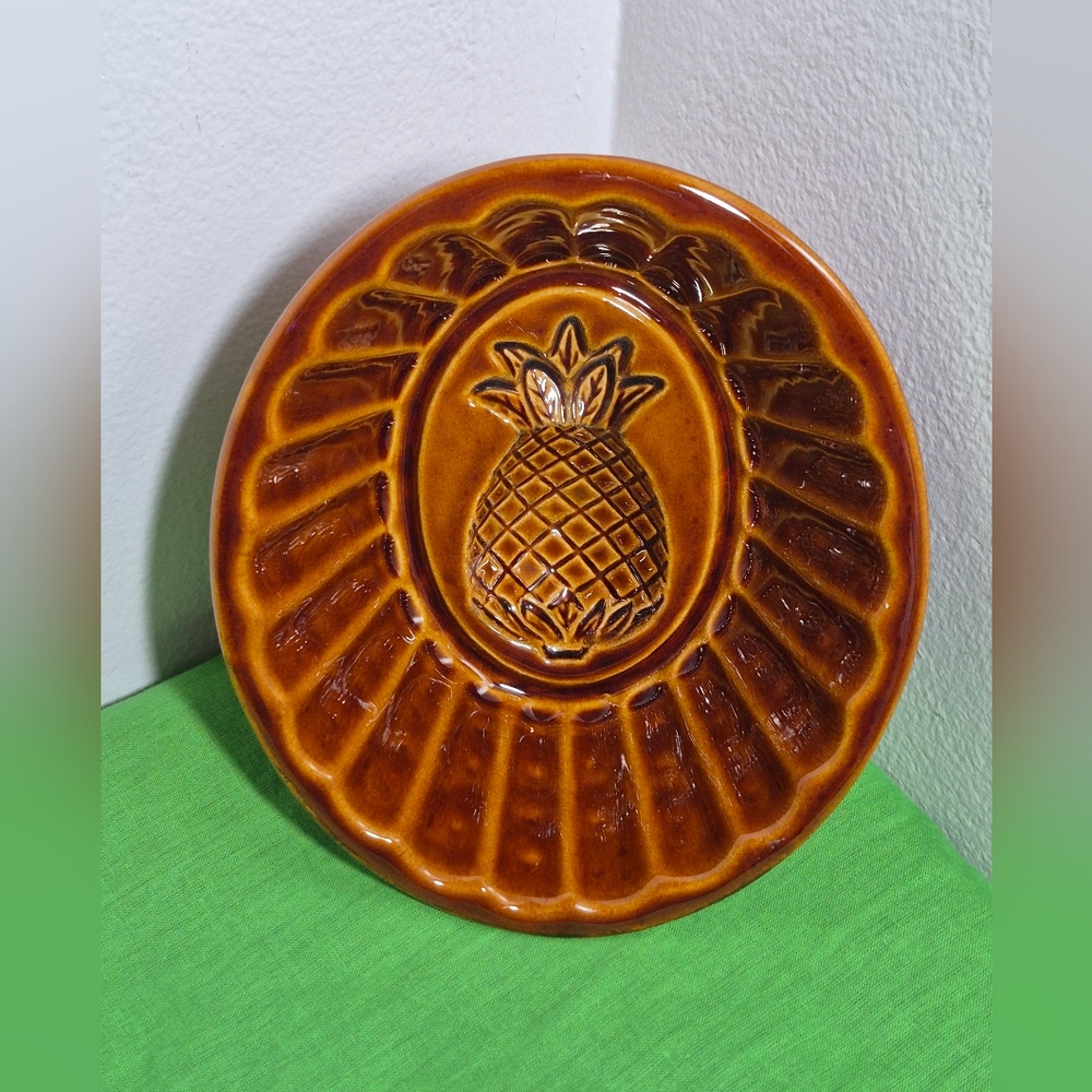 Williams-Sonoma Stoneware Pineapple Cranberry/Gelatin Mold /Wall Decor NWOT